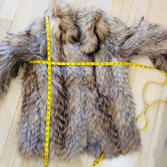 Vintage luxurious Genuine Fur Coat in shades of brown tan and cream - Picture 13 of 15